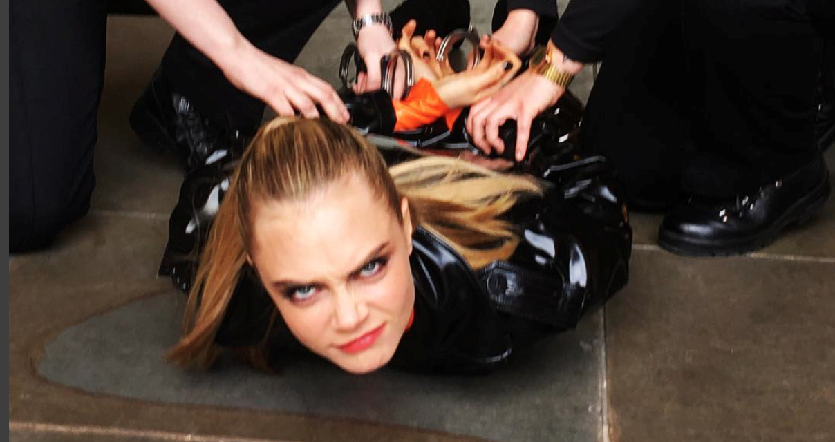 Cara Delevingne muestra su peor cara