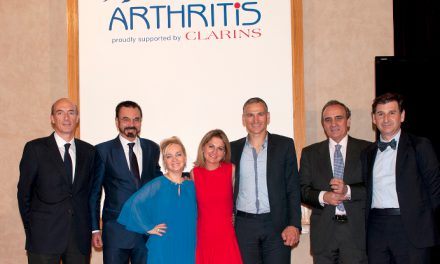 Clarins apoya la investigación de la artritis