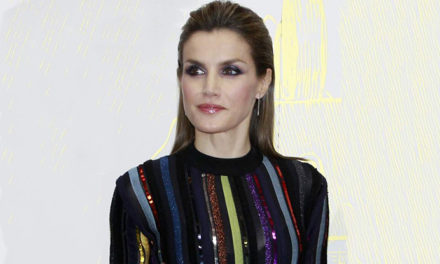 La reina Letizia se apunta al ‘semiwet’