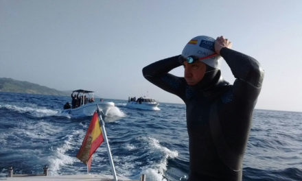 David Meca cruza a nado con éxito el estrecho de Gibraltar por tercera vez