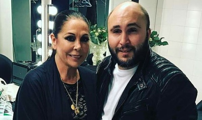 Isabel Pantoja regresa a los escenarios emocionada y arropada por los suyos