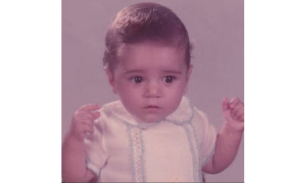 ¿Quién es este precioso bebé que hoy cumple 35 años?