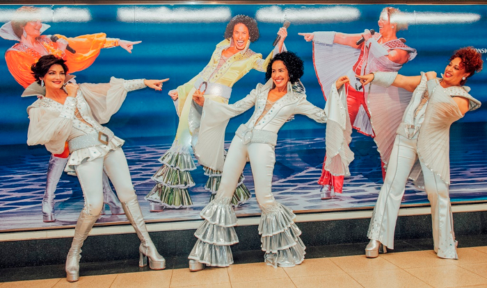 El musical Mamma Mia! asalta el metro de Madrid