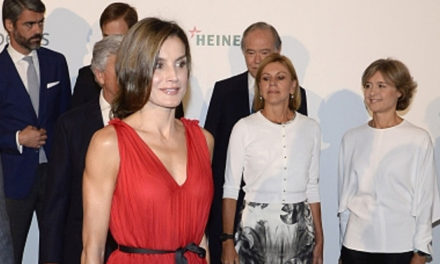 Las claves para copiar la coleta semi anudada de la Reina Letizia