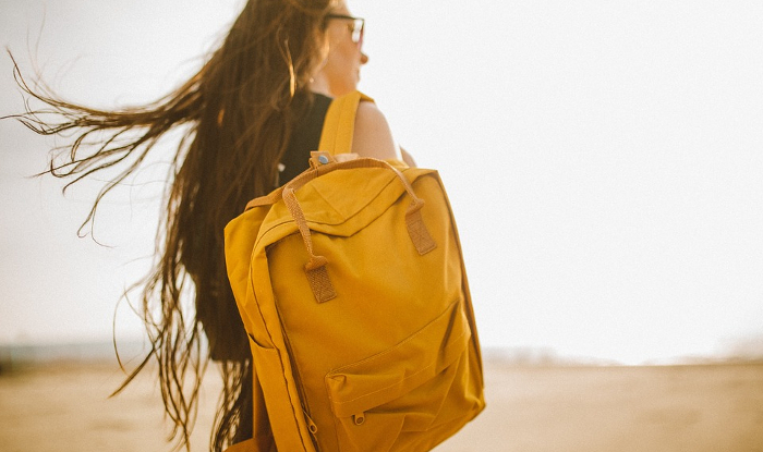 Los 5 imprescindibles de belleza que no pueden faltar en tu bolsa de viaje