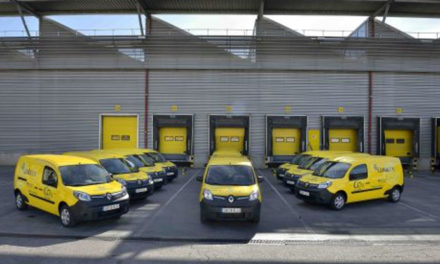Renault entrega una nueva flota de vehículos eléctricos a correos