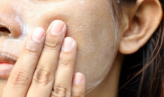 La importancia de la exfoliación en tu rutina facial