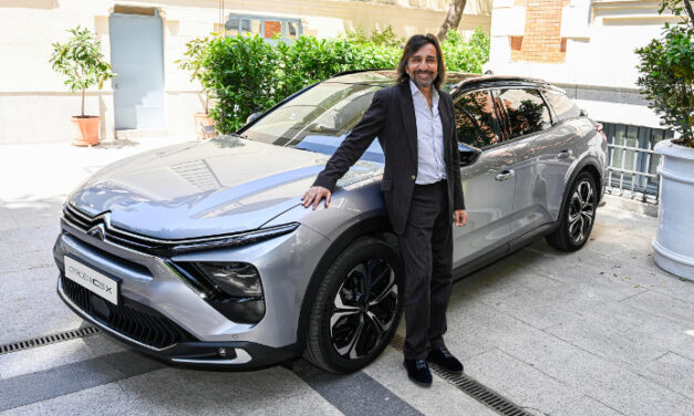 Antonio Carmona, un embajador del nuevo Citroën C5X con mucho arte